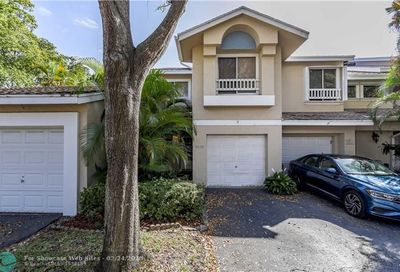 2020 Discovery Cir Deerfield Beach FL 33442