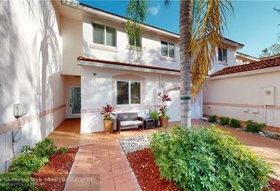 7657 Tamarac Island Cir Tamarac FL 33321