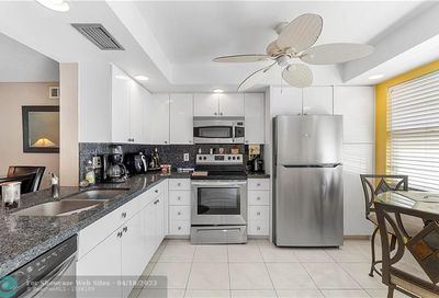 2302 Lucaya Ln Coconut Creek FL 33066