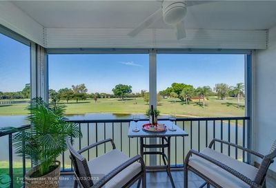 9923 S Hollybrook Lake Dr Pembroke Pines FL 33025