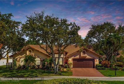 2107 Cherry Hills Way Coral Springs FL 33071