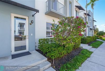 400 NE 35th Ct Oakland Park FL 33334