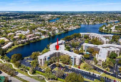 900 Colony Point Cir Pembroke Pines FL 33026