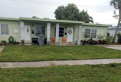 646 Bayberry Dr Lake Park FL 33403