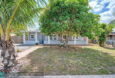 640 SW 10th Ct Deerfield Beach FL 33441
