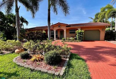 2760 NE 53rd Ct Lighthouse Point FL 33064