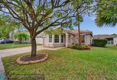2364 NW 162nd Ter Pembroke Pines FL 33028