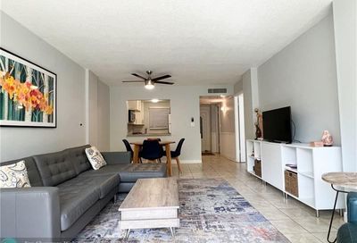 107 Royal Park Dr Oakland Park FL 33309