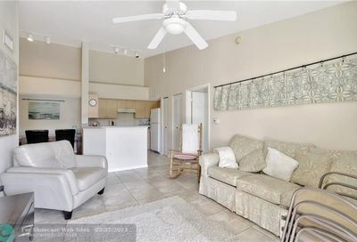 723 Villa Cir Boynton Beach FL 33435