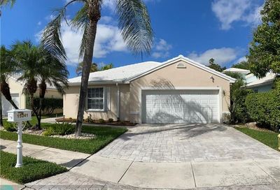 15241 Wilshire Wy Pembroke Pines FL 33027