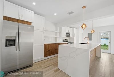 4826 NE 17th Terrace Oakland Park FL 33334