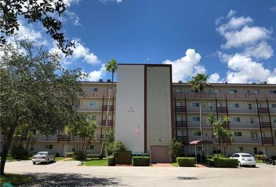 2104 S Cypress Bend Dr Pompano Beach FL 33069