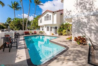 1321 Bayview Dr Fort Lauderdale FL 33304
