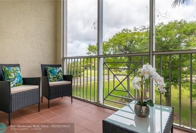 3600 Oaks Clubhouse Dr Pompano Beach FL 33069