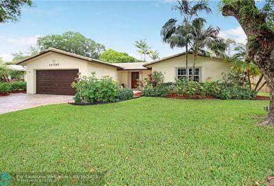 10385 NW 42nd Dr Coral Springs FL 33065
