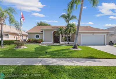 1327 Lake Breeze Dr Wellington FL 33414