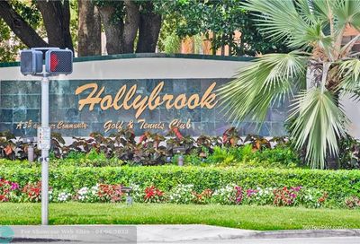 671 S Hollybrook Dr Pembroke Pines FL 33025
