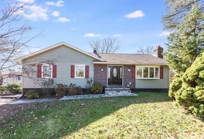 15 Reynolds Ave Parsippany-Troy Hills Twp. NJ 07054-3323