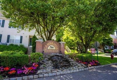 139 Cambridge Ct Clifton City NJ 07014-1323