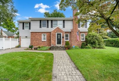 14 Dunn Pl Dumont Boro NJ 07628-3209