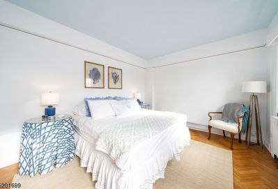 10 Crestmont Rd Montclair Twp. NJ 07044-2925
