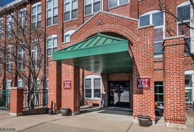 262 Main St Unit 303 Little Falls Twp. NJ 07424-1355