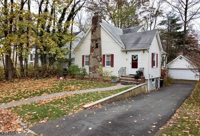 16 S Cedar Pkwy Livingston Twp. NJ 07039-2716