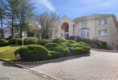 10 Brown Ct Livingston Twp. NJ 07039-1520