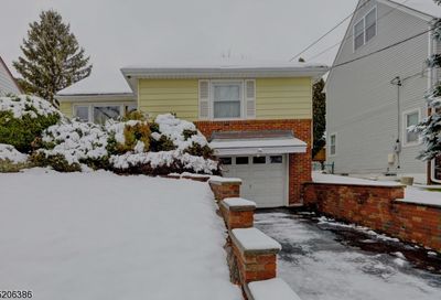 38 Lehigh Ave Clifton City NJ 07012-1817