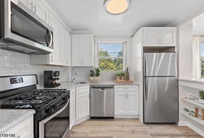 36 Hawthorne Pl Montclair Twp. NJ 07042-3209