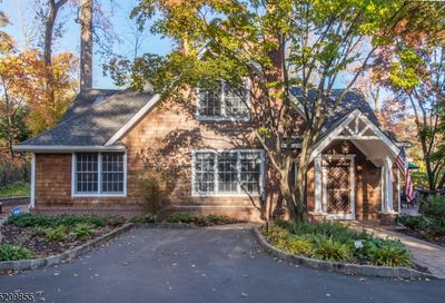 50 Ogden Pl Morristown Town NJ 07960-5251