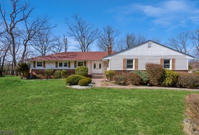 18 Cullen Dr West Orange Twp. NJ 07052-1704