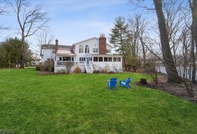 20 Kimberly Ct Ramsey Boro NJ 07446-2405