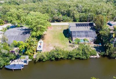 179 Cocohatchee St Naples FL 34110