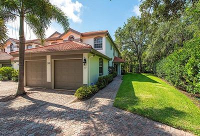 515 Laguna Royale Blvd Naples FL 34119