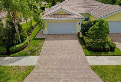 8246 Xenia Ln Naples FL 34114