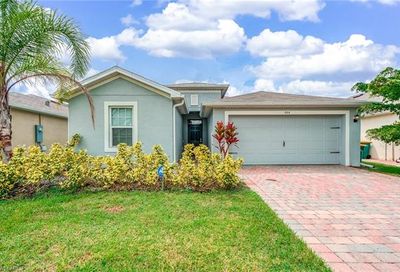 664 Hadley Pl E Naples FL 34104