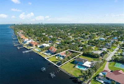 4113 W Riverside Dr Fort Myers FL 33901