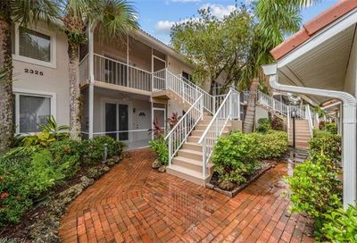2325 Hidden Lake Dr Naples FL 34112