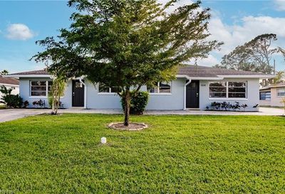 834 99th Ave N Naples FL 34108