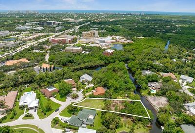 276 Sharwood Dr Naples FL 34110