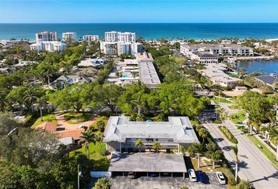 1336 Crayton Rd Naples FL 34102