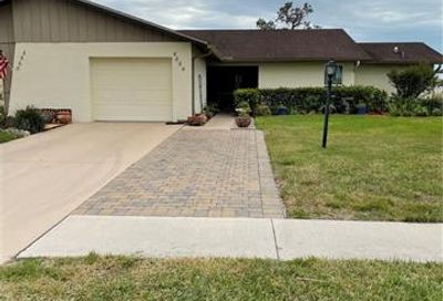 4664 Lakewood Blvd Naples FL 34112