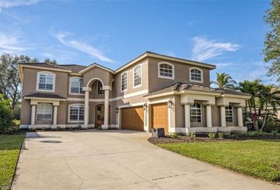 2372 Heritage Greens Dr Naples FL 34119