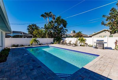 761 99th Ave N Naples FL 34108