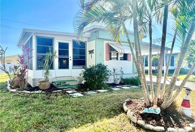 112 Cape Sable Dr Naples FL 34104