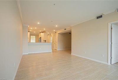 15122 Palmer Lake Cir Naples FL 34109