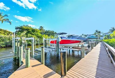 27690 Marina Isle Ct Bonita Springs FL 34134
