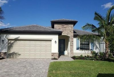 9238 Shadow Oak Ln Naples FL 34120