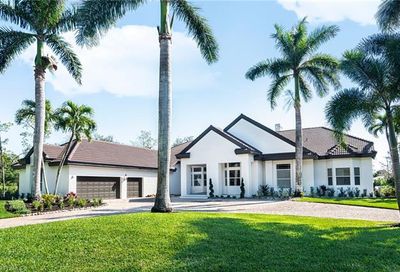 13556 Rosewood Ln Naples FL 34119